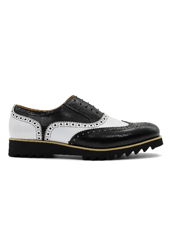 Unisex leather shoes versatile tan-RETRO LEATHER BROGUES IN BLACK & WHITE